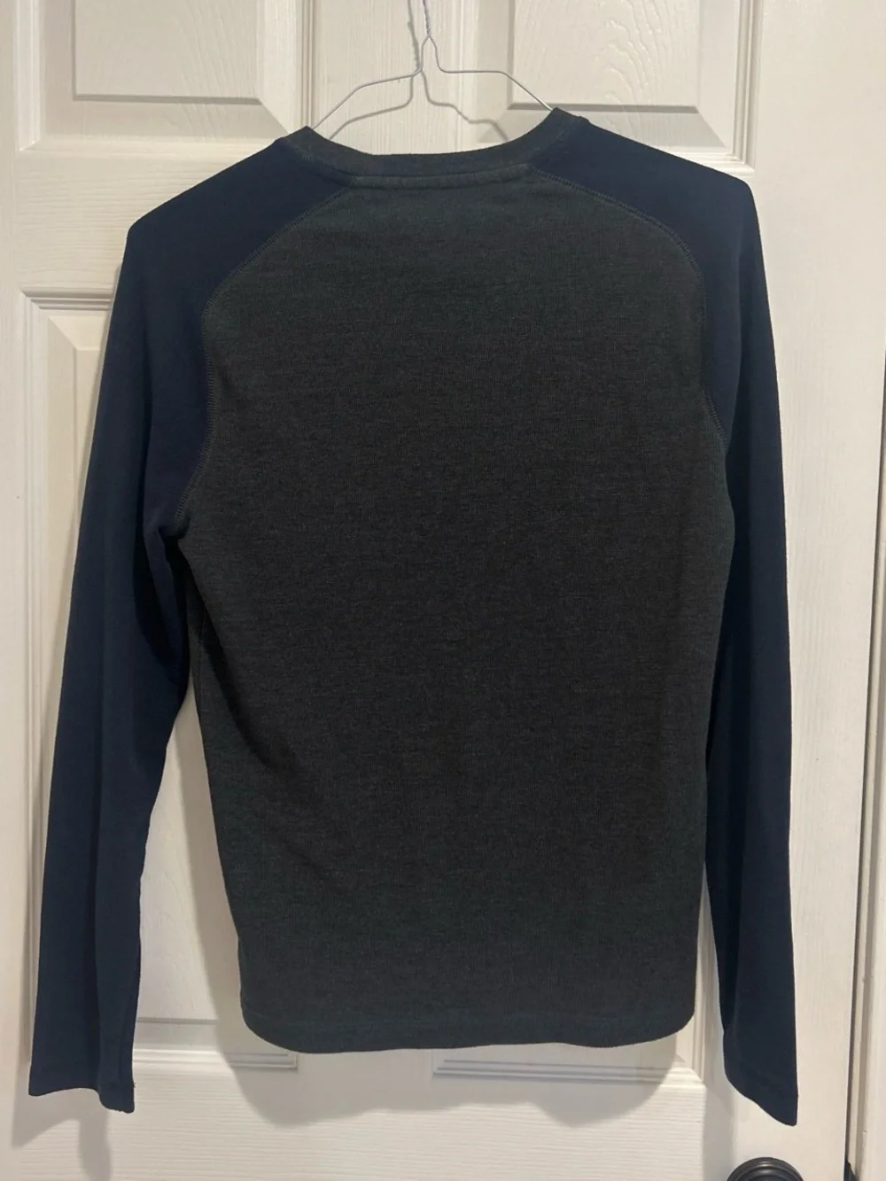 Banana Republic Men's Long Sleeve Raglan Tee in Charcoal and Navy